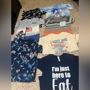 Lot of boys, graphic tees, size large seven shirts all good used condition